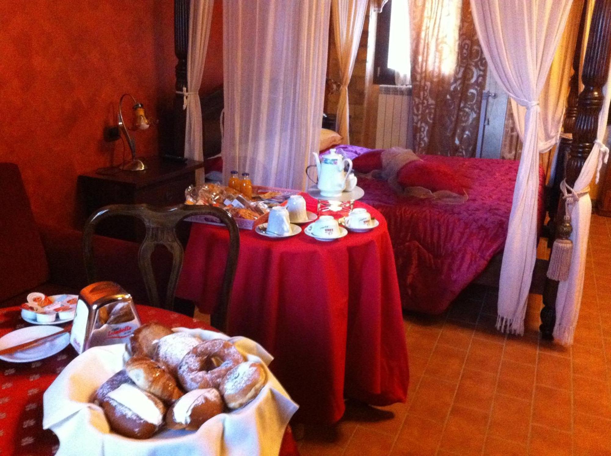 Hotel Il Feudo Dei Pierleoni Celano Bilik gambar