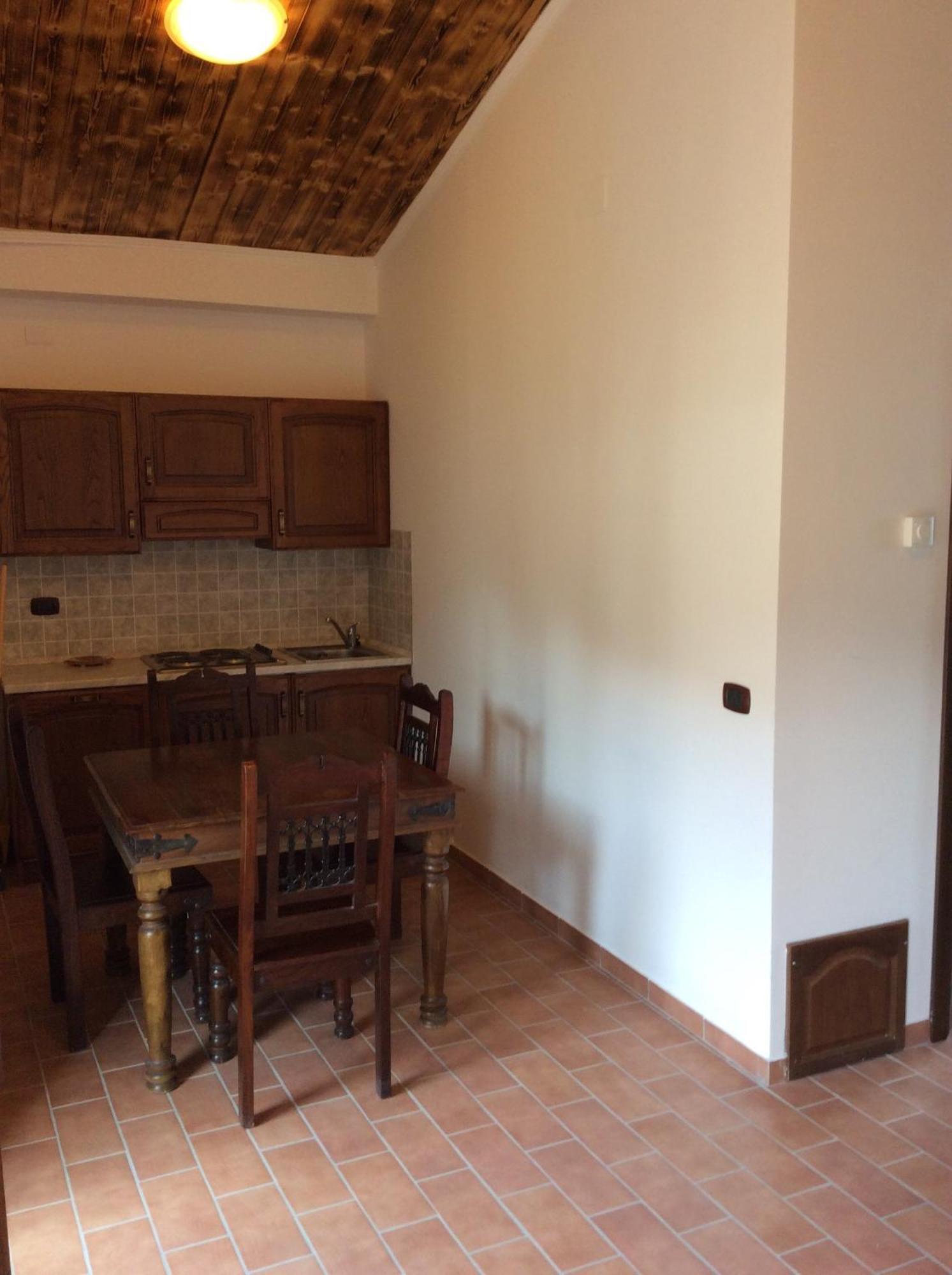 Hotel Il Feudo Dei Pierleoni Celano Bilik gambar